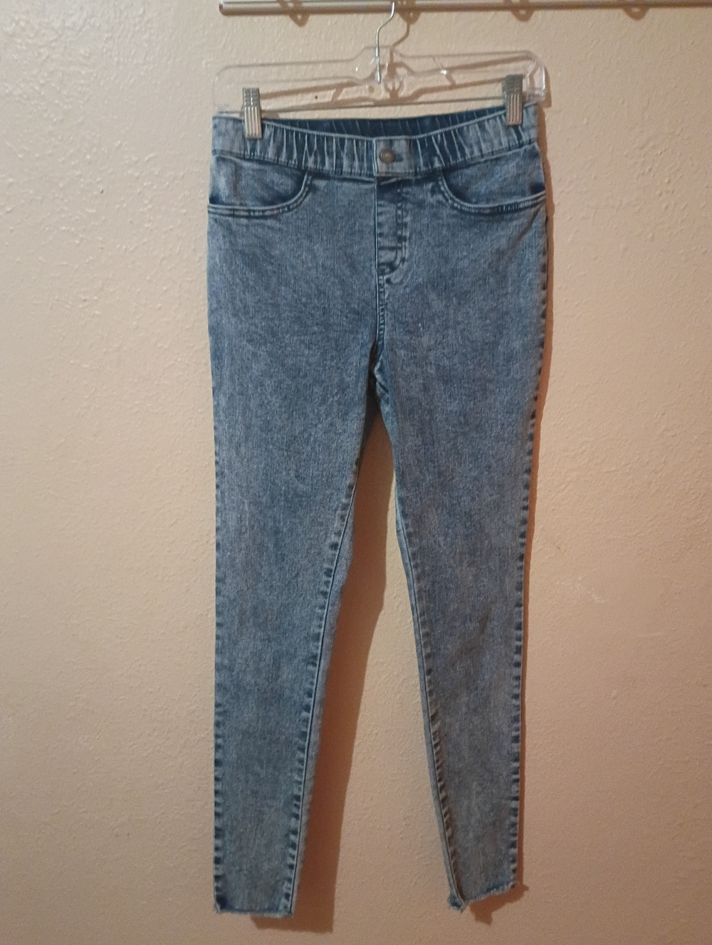 Hue Studio Size Small(4) Acid Wash Skinny Jeans - Blue